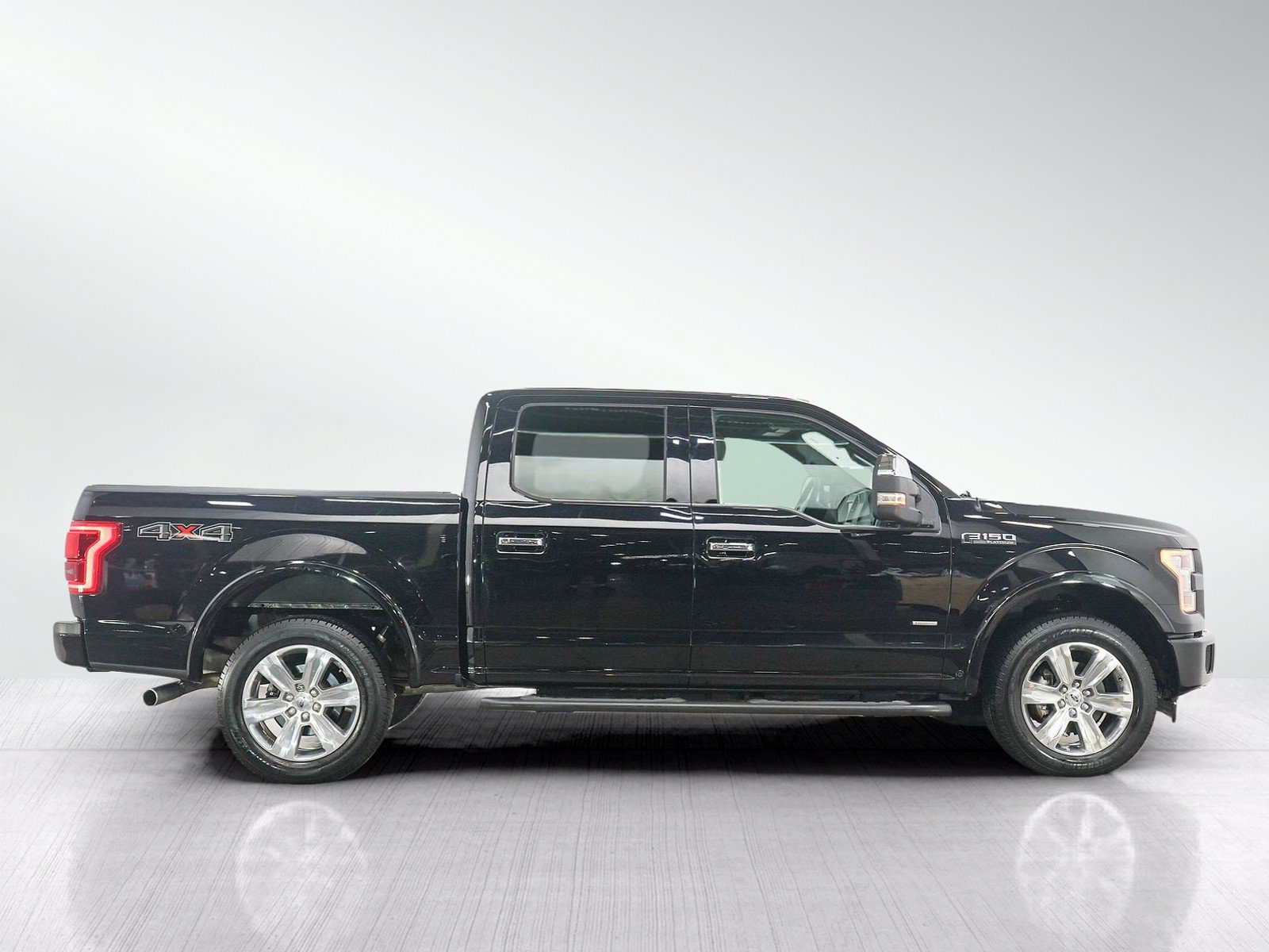 Used 2017 Ford F150 Platinum w/ Equipment Group 701A Luxury AWD/4WD image 6