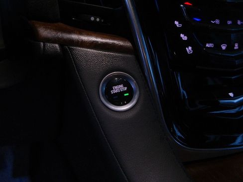 Used 2019 Cadillac Escalade Luxury image 27