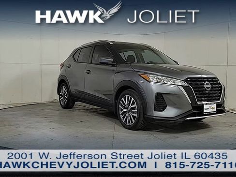 Used 2024 Nissan Kicks SV FWD image 2