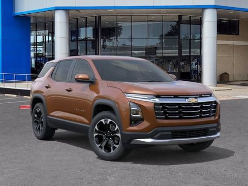 New 2027 Chevrolet Equinox LT w/ Convenience Package II FWD image 7
