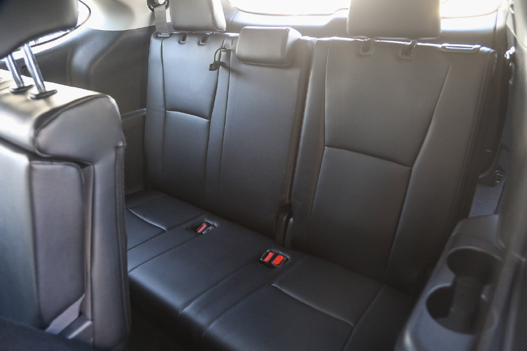 Used 2024 Toyota Highlander Limited AWD/4WD image 16