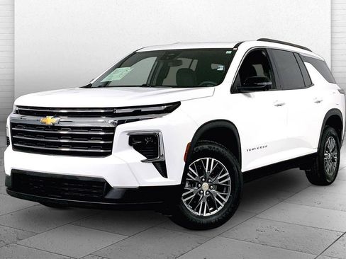 Used 2024 Chevrolet Traverse LT image 12