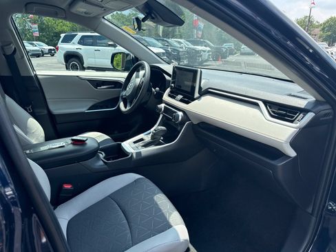 Used 2025 Toyota RAV4 XLE FWD image 26