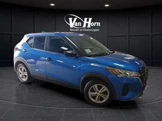 New 2025 Nissan Kicks Play S video 1