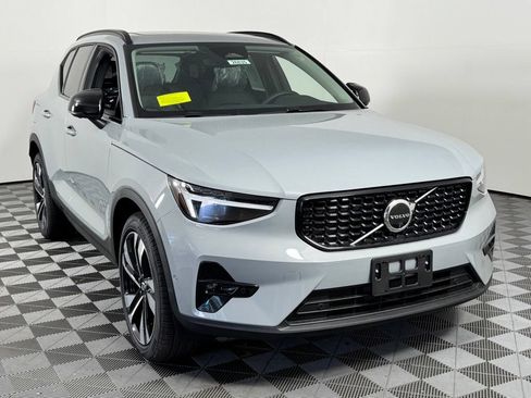 New 2026 Volvo XC40 B5 Ultra w/ Protection Package Premier AWD/4WD image 3