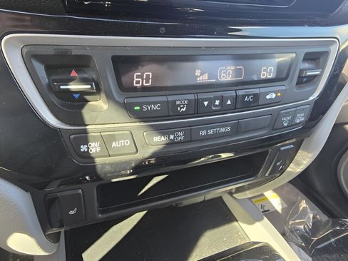 Certified 2020 Honda Ridgeline RTL-E image 17