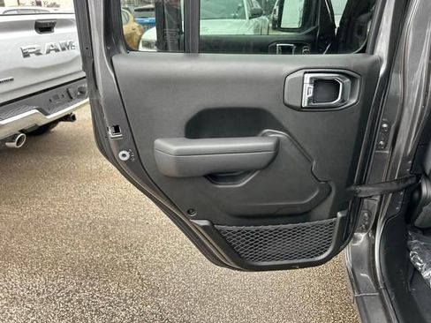 New 2025 Jeep Gladiator Sport image 13