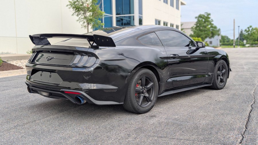 Used 2018 Ford Mustang Coupe RWD image 4