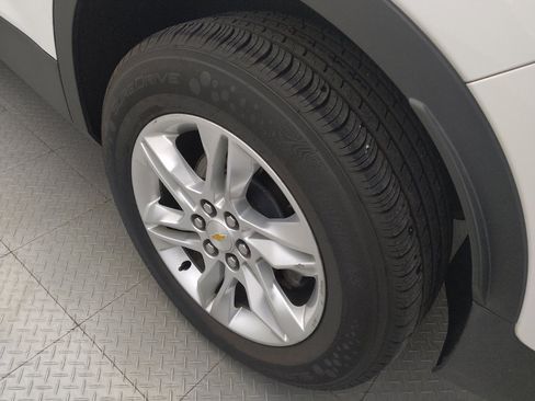 Used 2020 Chevrolet Blazer LT FWD image 31