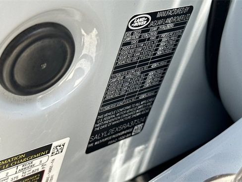 Certified 2024 Land Rover Range Rover Velar Dynamic SE image 28