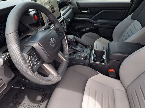 Used 2025 Toyota Tacoma TRD Off-Road w/ TRD Off Road Upgrade Package AWD/4WD image 10