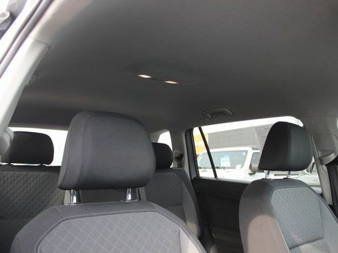 Used 2020 Volkswagen Tiguan S image 30