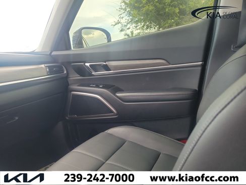 Certified 2022 Kia Telluride EX w/ EX Premium Package FWD image 18