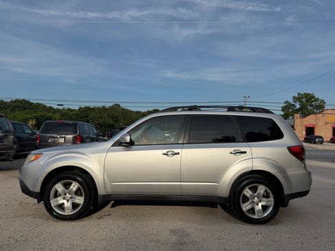 Used 2009 Subaru Forester 2.5X Limited AWD/4WD image 2