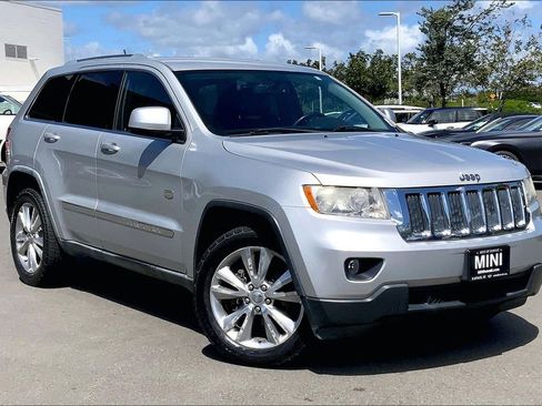 Used 2011 Jeep Grand Cherokee 70th Anniversary RWD image 28