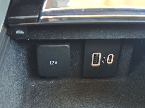 Used 2023 Lincoln Corsair Grand Touring AWD/4WD image 32