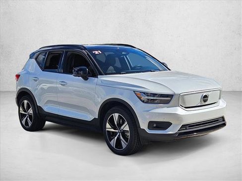 Used 2021 Volvo XC40 P8 Recharge w/ Advanced Package image 3