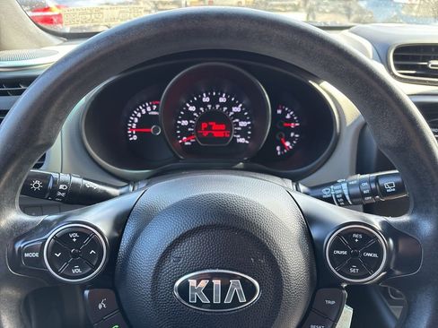 Used 2015 Kia Soul image 18
