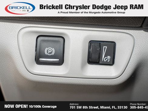 Used 2018 GMC Acadia SLT image 30