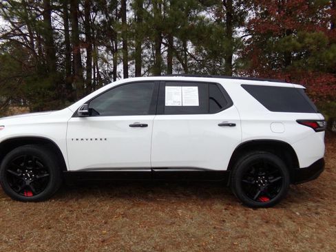 Used 2021 Chevrolet Traverse Premier w/ Redline Edition image 9