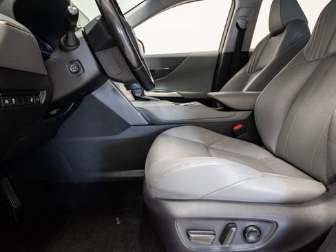 Used 2021 Toyota Venza XLE w/ Softex Package AWD/4WD image 11