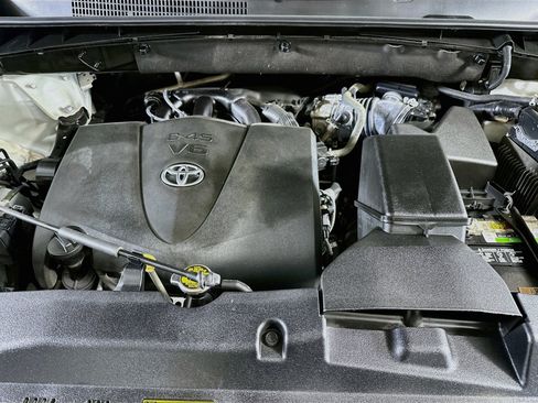 Used 2017 Toyota Highlander XLE FWD image 37