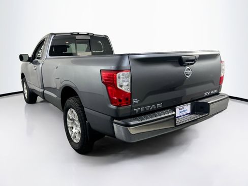 Used 2018 Nissan Titan SV image 7