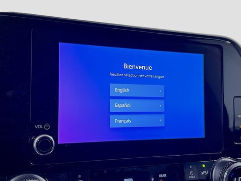 Used 2023 Toyota Highlander XLE FWD image 12