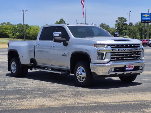 Used 2022 Chevrolet Silverado 3500 LTZ w/ LTZ Texas Edition AWD/4WD image 3