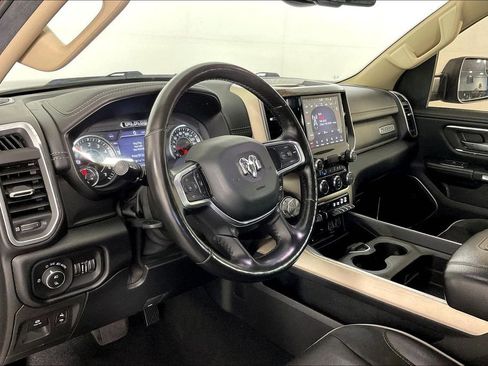 Used 2019 RAM 1500 Laramie AWD/4WD image 17