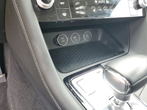 Used 2025 Genesis G70 2.5T image 20