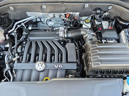 Used 2018 Volkswagen Atlas SEL FWD image 15
