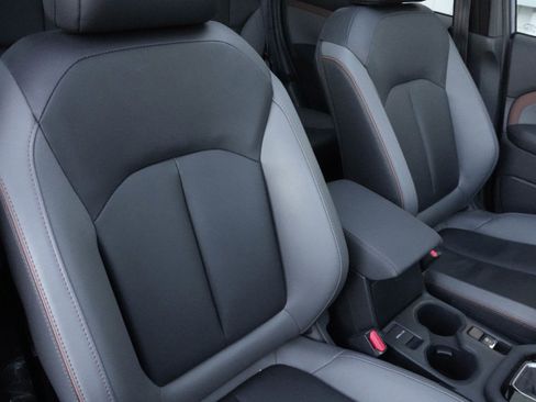 Used 2025 Subaru Forester Sport image 11