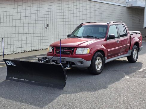 Used 2001 Ford Explorer Sport Trac 4x4 image 2