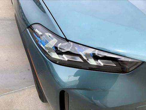 New 2026 BMW X5 xDrive50e w/ Executive Package image 13