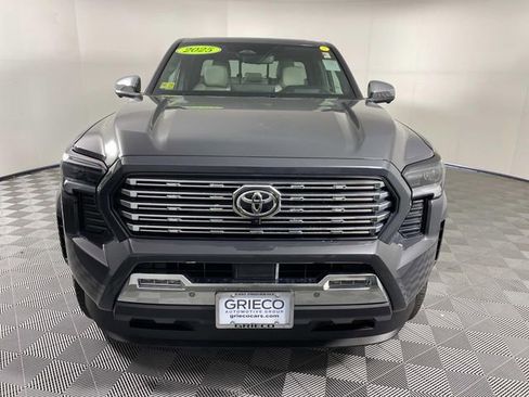Used 2025 Toyota Tacoma Limited AWD/4WD image 3