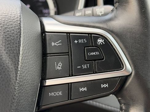 Used 2020 Toyota Highlander XLE AWD/4WD image 5