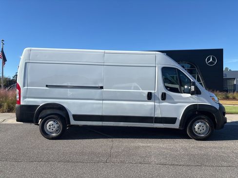 Used 2023 RAM ProMaster 2500 image 3