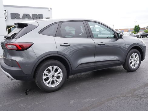 Used 2025 Ford Escape Active AWD/4WD image 3
