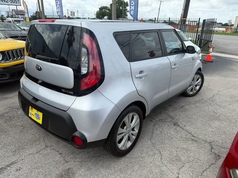 Used 2015 Kia Soul + w/ Audio Package FWD image 4