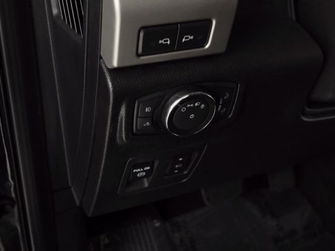 Used 2019 Ford F150 Lariat w/ Equipment Group 502A Luxury image 32