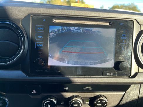 Used 2016 Toyota Tacoma TRD Sport image 14