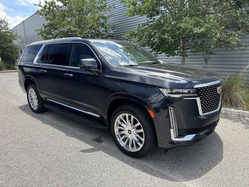 Used 2024 Cadillac Escalade ESV Premium Luxury AWD/4WD image 4