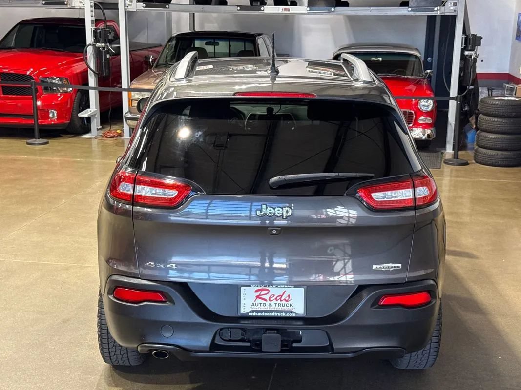 Used 2015 Jeep Cherokee Latitude w/ Cold Weather Group AWD/4WD image 6