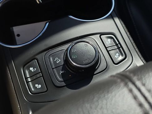 Used 2024 GMC Terrain SLT w/ LPO, Floor Liner Package AWD/4WD image 29