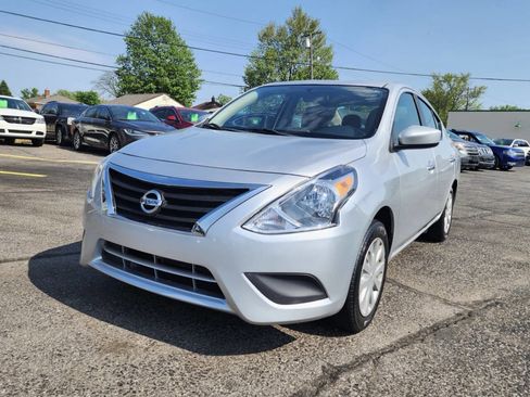 Used 2018 Nissan Versa SV image 1