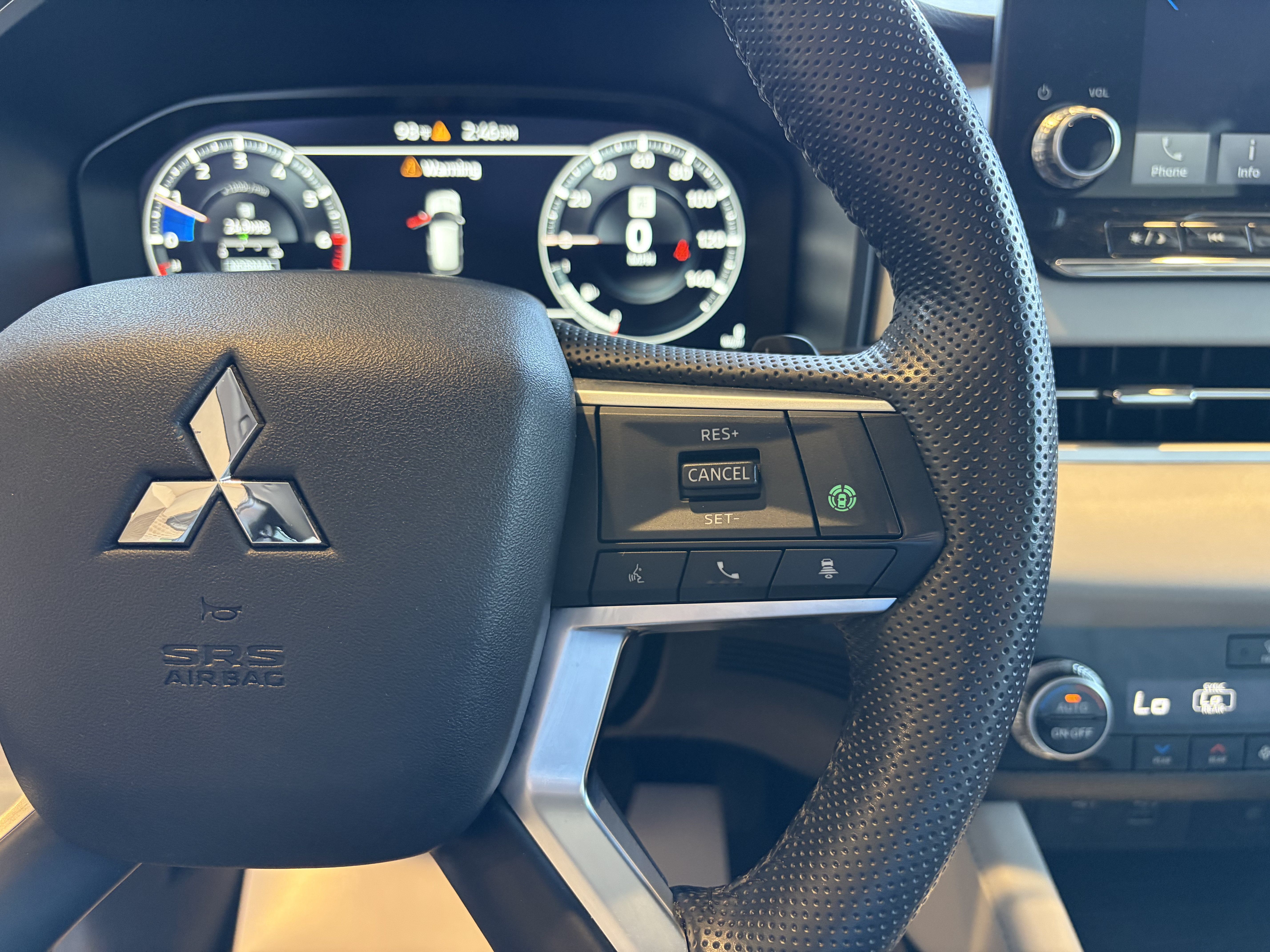 Used 2024 Mitsubishi Outlander SEL FWD image 18