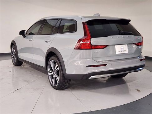 New 2026 Volvo V60 B5 Cross Country Plus w/ Protection Package Premier image 6
