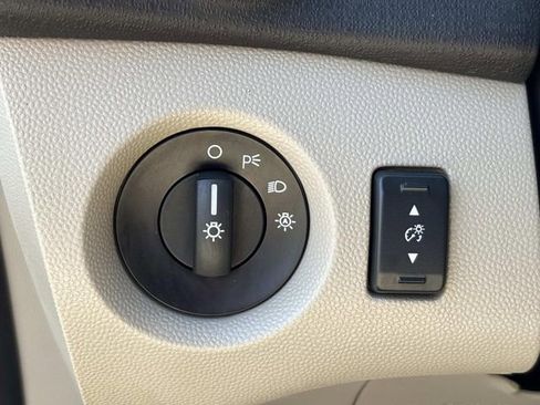 Certified 2019 Ford Fiesta SE image 25