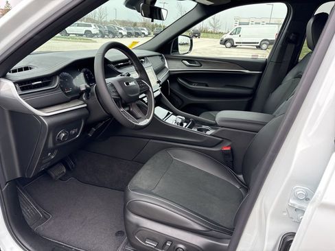 New 2026 Jeep Grand Cherokee L 4WD image 7